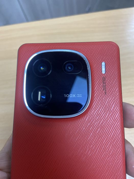 Продам vivo iqoo 12 на запчасти не вкл