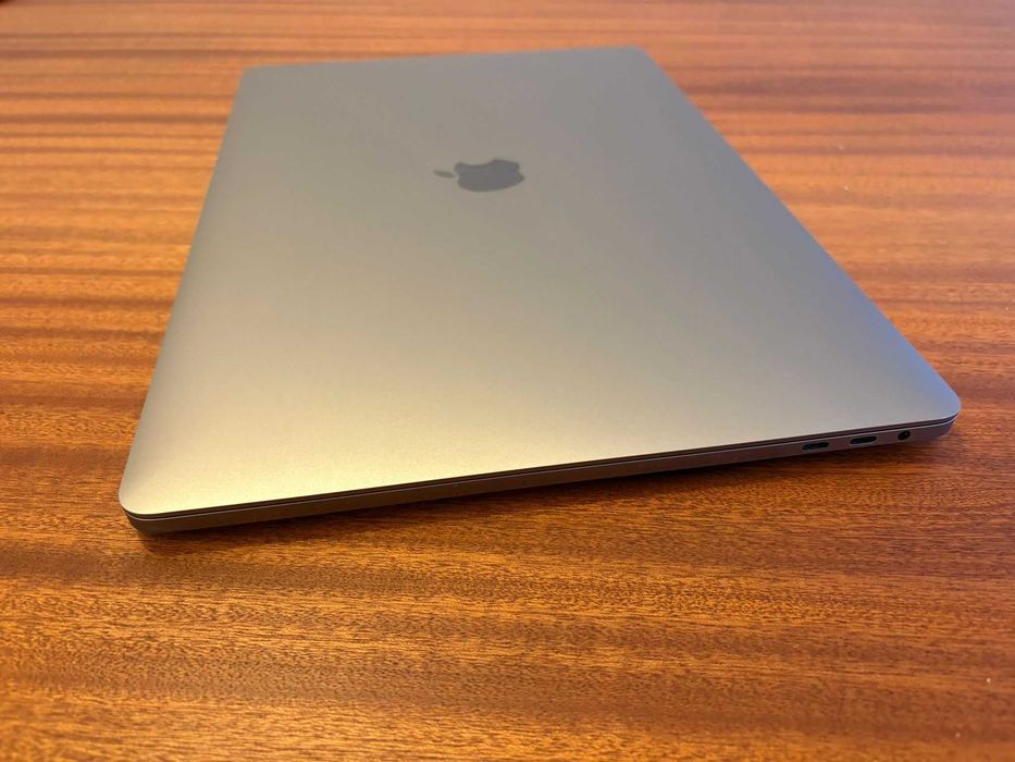 macbook pro 15' 2019 intel i7 2,6 GHz 16gb 256gb
