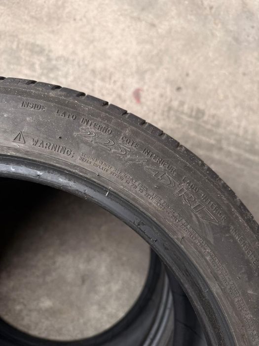 Komplet opon letnich Michelin 224/45 R17 (1 uszkodzona)