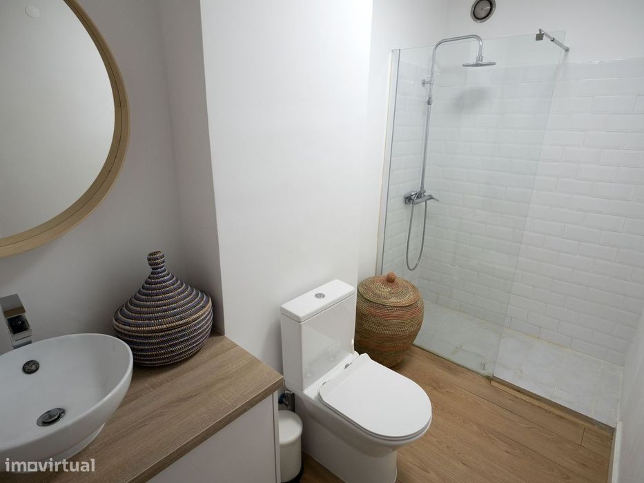 Apartamento t2 na Rua Avelar Brotero, em Stº António dos Cavaleiros