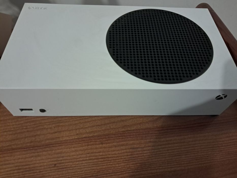 Xbox Series S  + comando, cabos e caixa – Como Nova, 6 Meses de Uso