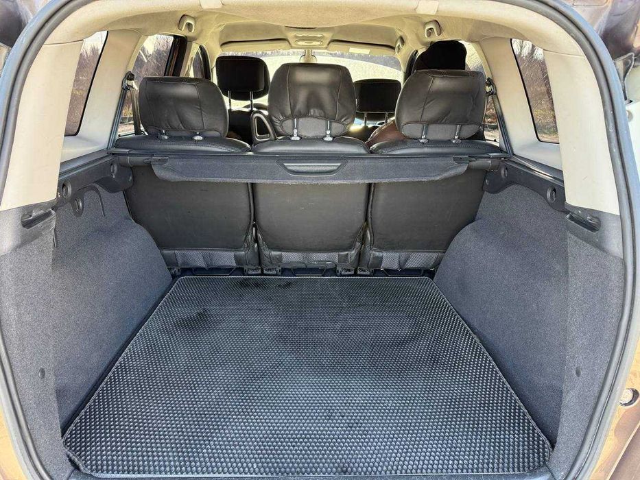 Renault Grand Scénic 3 2010 год 2.0 бензин