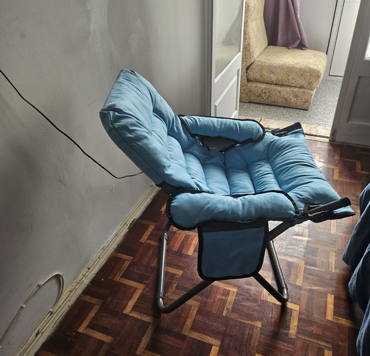 Vendo linda cadeira pra descanso nova nunca usei