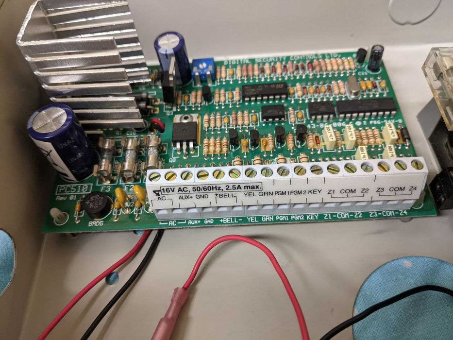 Охранная сигнализация DSC РС510 (централь на 4 зоны)