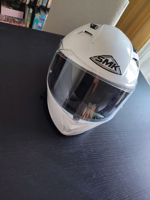 Capacete SMK branco nunca foi usado sem riscos