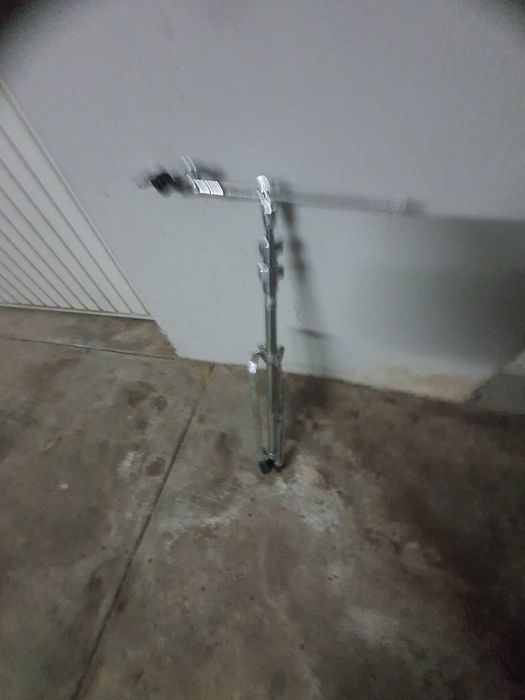 Tripé para pratos de bateria