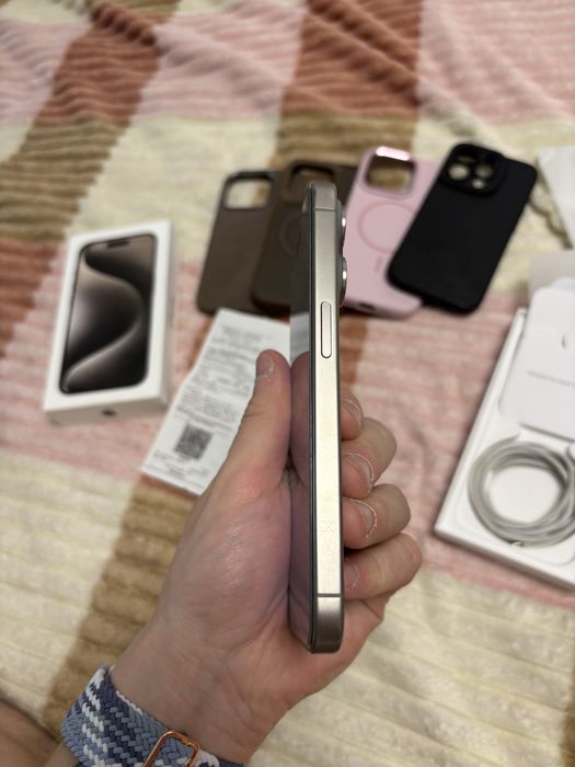 Iphone 15 pro natural titanium