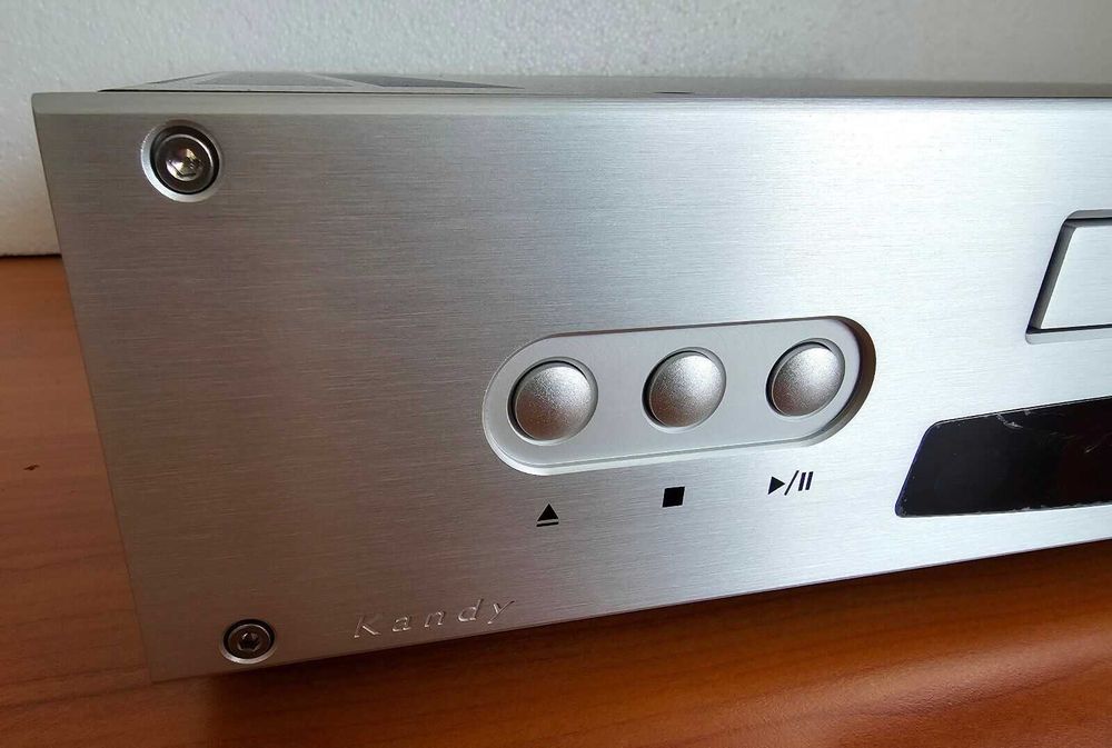 Продам CD проигрыватель ROKSAN Kandy KC-1 (Состояние очень хорошее)