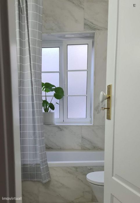 Quarto - localizado em Setubal