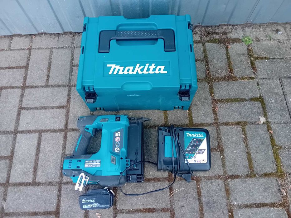 DBN500 Gwoździarka Akumulatorowa LI-ION 18V 1x3.0Ah