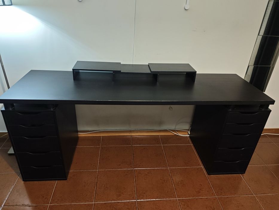 Secretária escritório IKEA