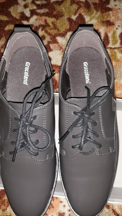 Лаковые туфли на шнурках