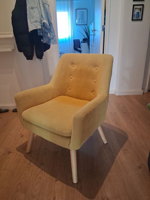 Cadeirão amarelo