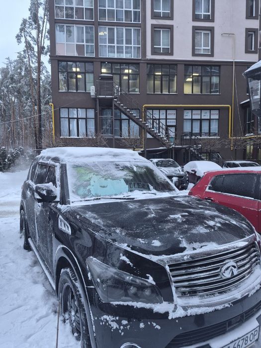 Авто Infiniti QX56