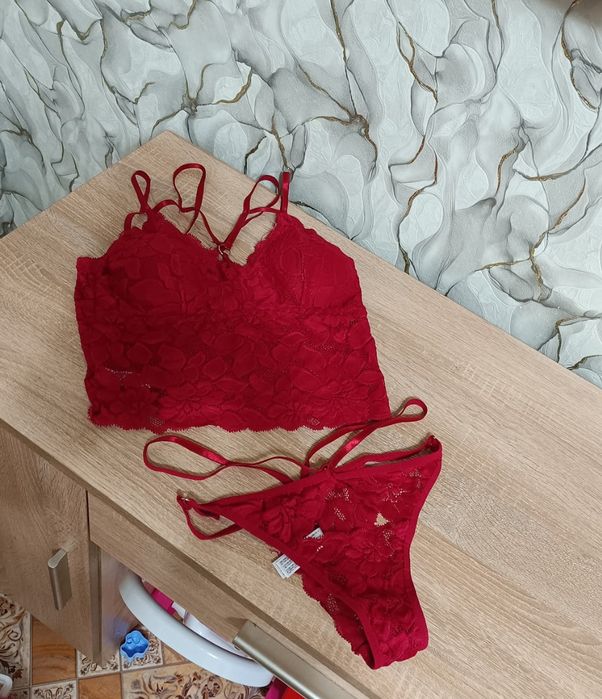 Речі та іграшки для дівчини