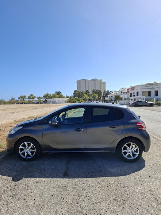 Peugeot 208 1.4 HDI — photo 3