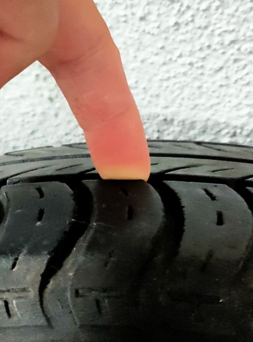 Pneu carro 195/65 R15