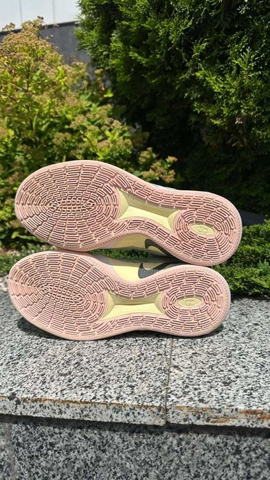 Nike Sabrina 3  [US 7.5| 25.5 cm]