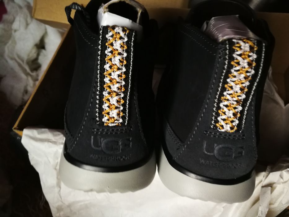 buty UGG ( w sprzedaży też buty armani gucci prada d&g hugo boss geox)