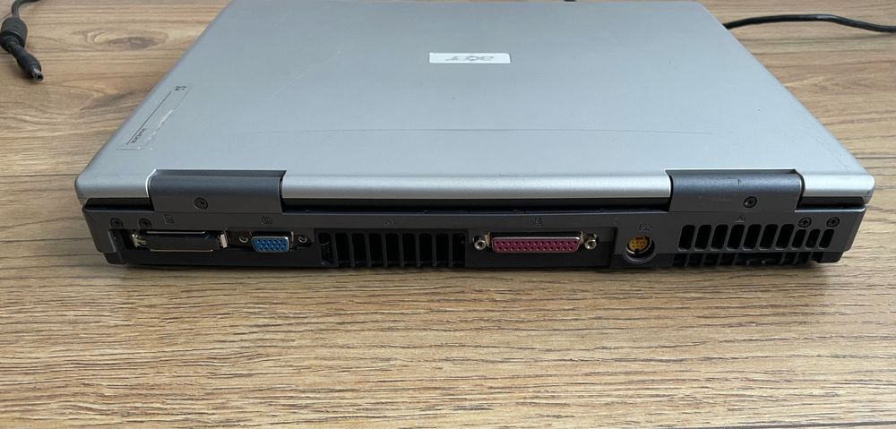 Laptop Ati mobile 7500 windows xp retro pentium 4