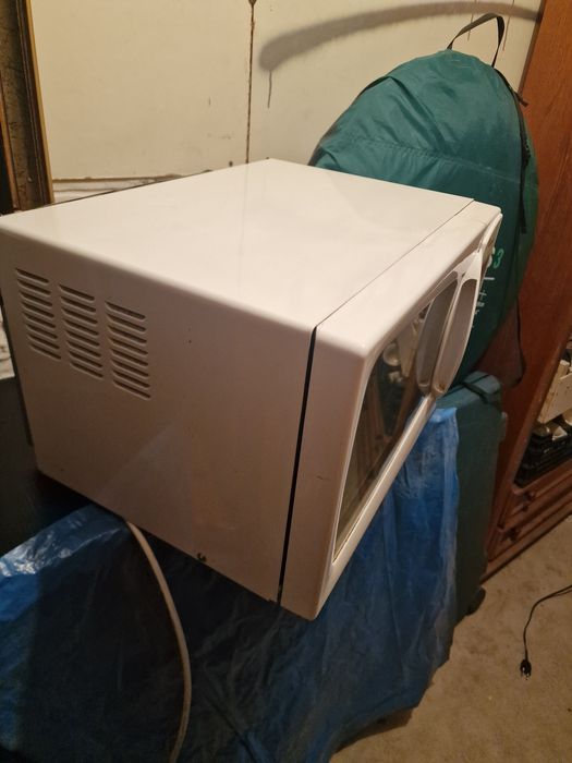 Mikrofalowka z grillem - stan idealny