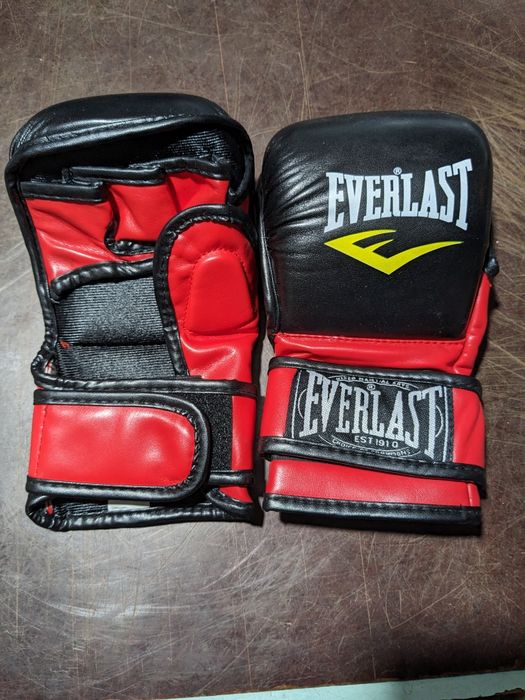 Битки Эвэрласт, Борцовки (Самбетки), шорты ,пояса ,футы ,наколен