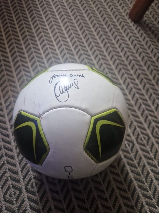 Piłka  z autografem Jerzy Dudka