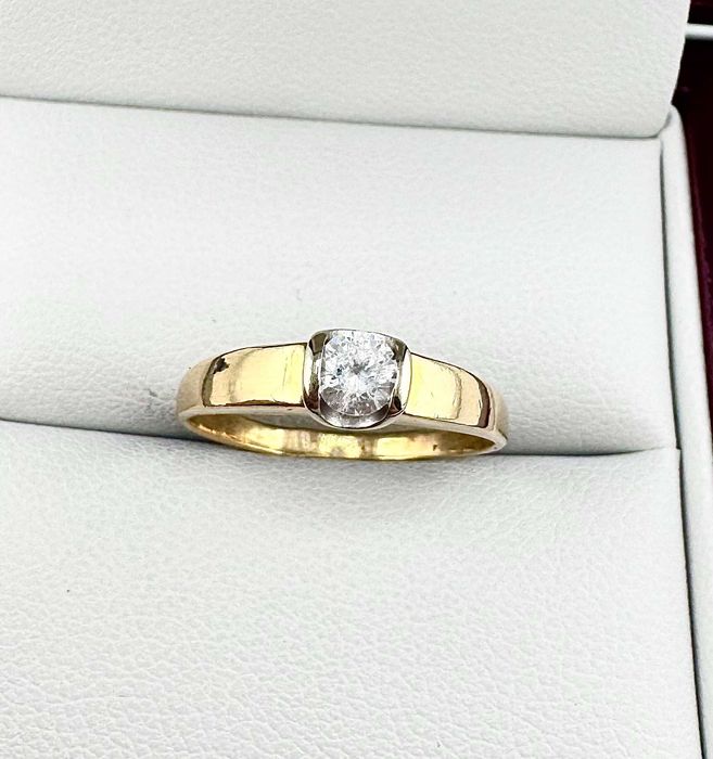 Uroczy złoty pierścionek 1,83g 585 14K R. 12