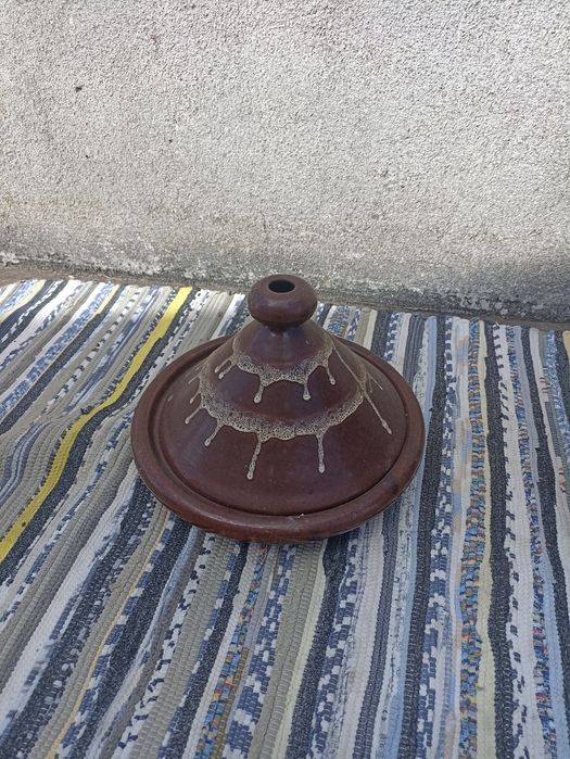 Potes em barro pintado