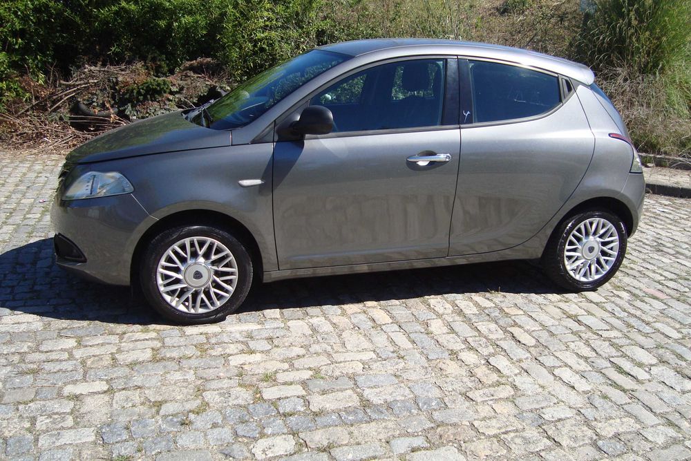 Lancia Ipsilon 1.2 Impecável