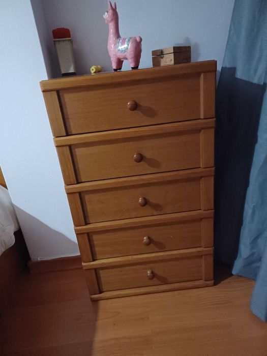 Mobília de Quarto em Pinho