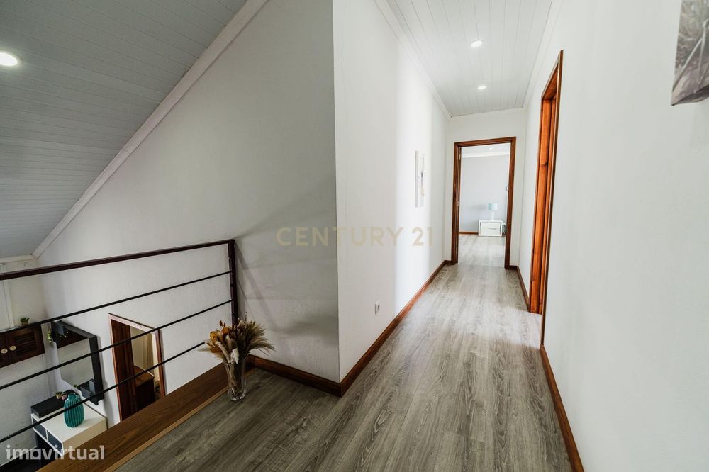 Moradia T5 no Coração da Ribeira Grande