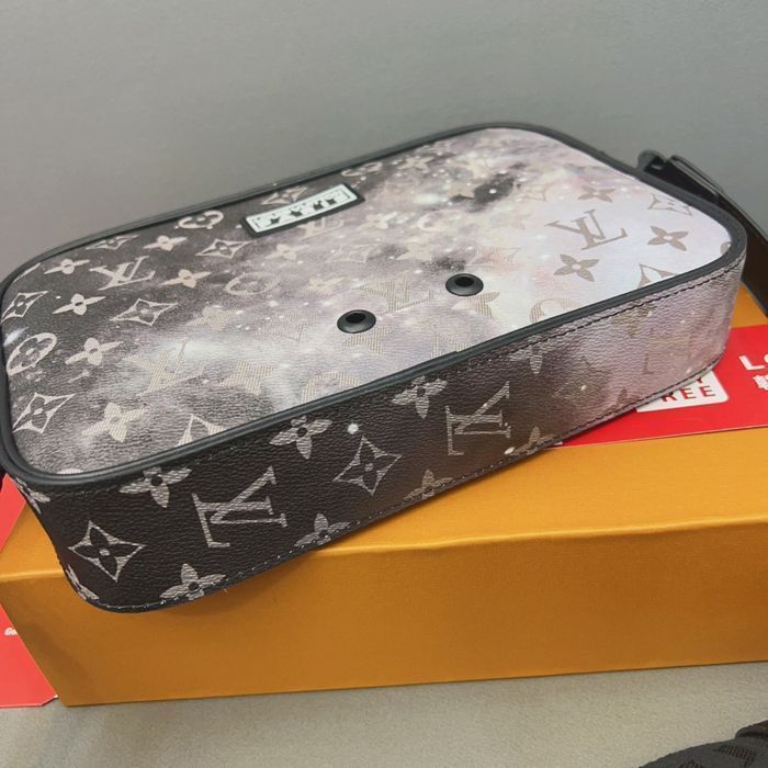 Сумка LOUIS VUITTON noe alpha кожаная мужская унисекс monogram