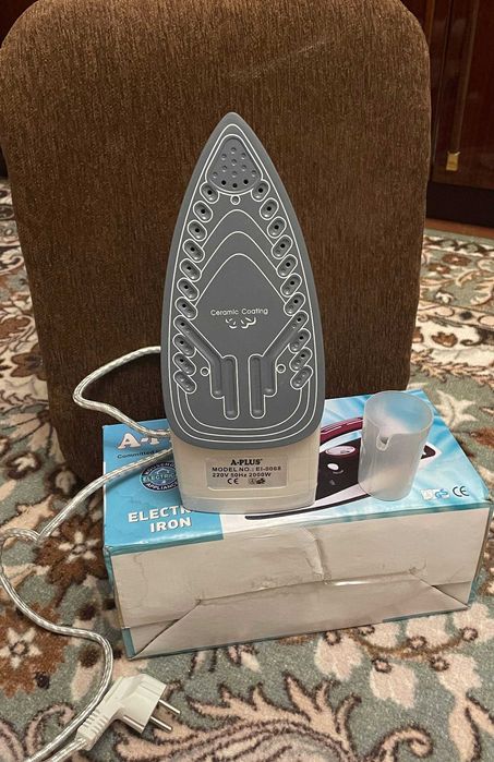 Праска A-PLUS парова, з коробкою, майже нова