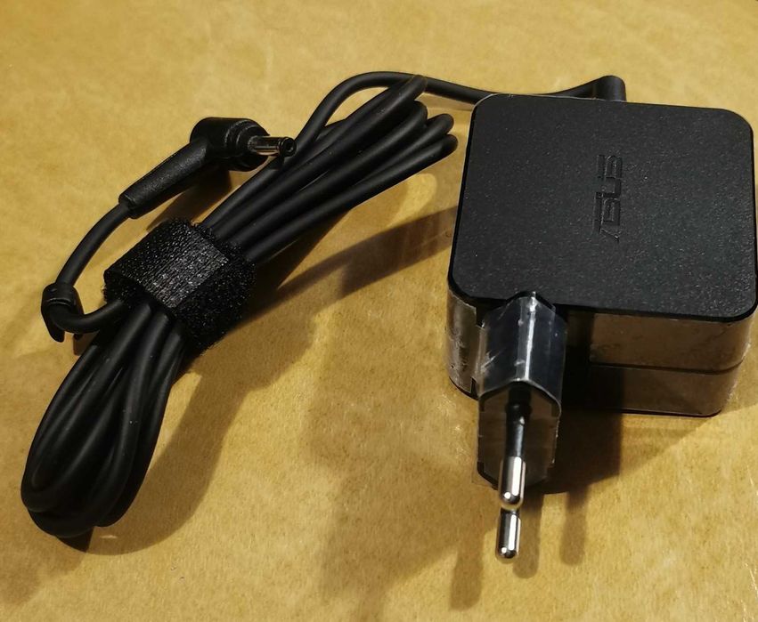 Original ASUS Charger 19V / 1.75A – 33W, New, Genuine64739677870211120