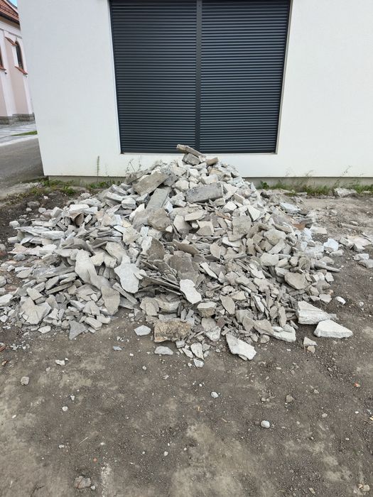 Oddam duzo gruzu i ziemi transport we wlasnym zakrwsie