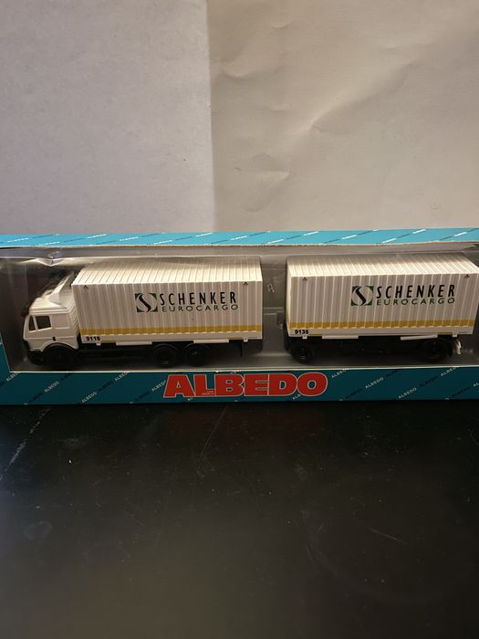 Mercedes 1117 miniatura escala H0