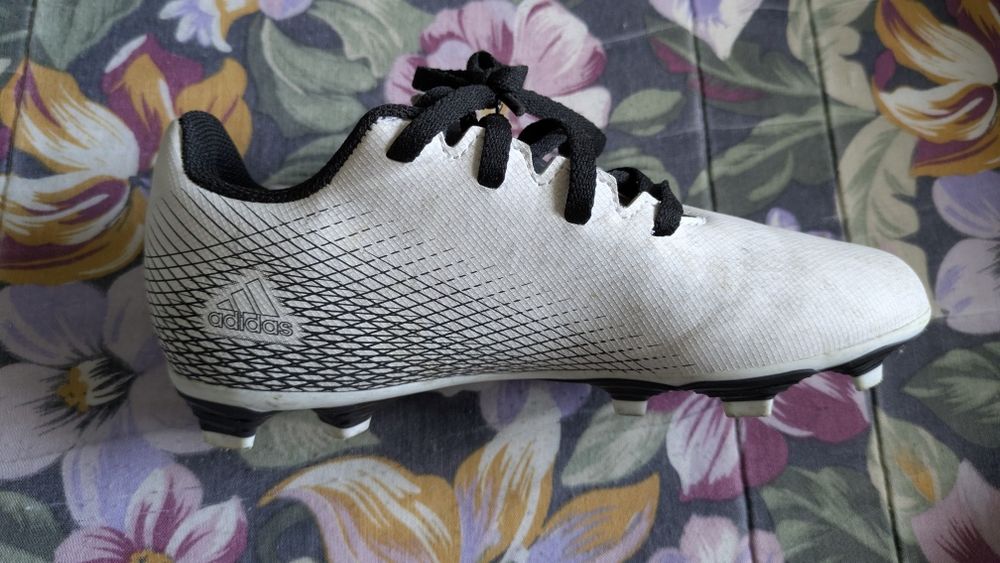 Chuteiras criança Adidas tamanho 33