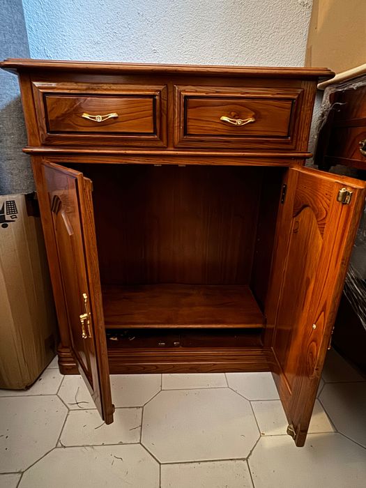 Cómoda madeira maciça