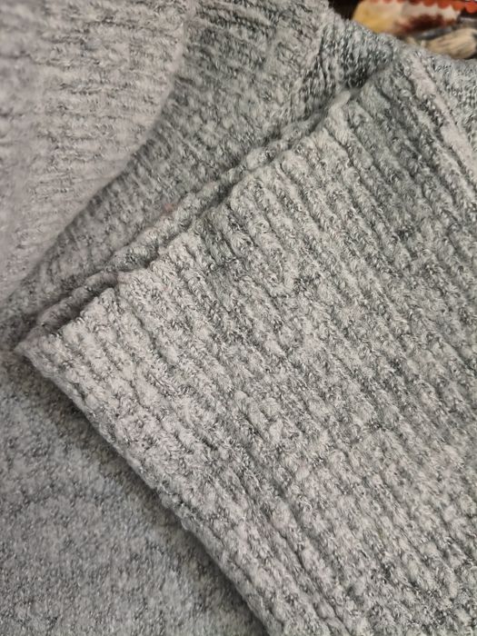 Luźny sweter  golf popielaty Nly