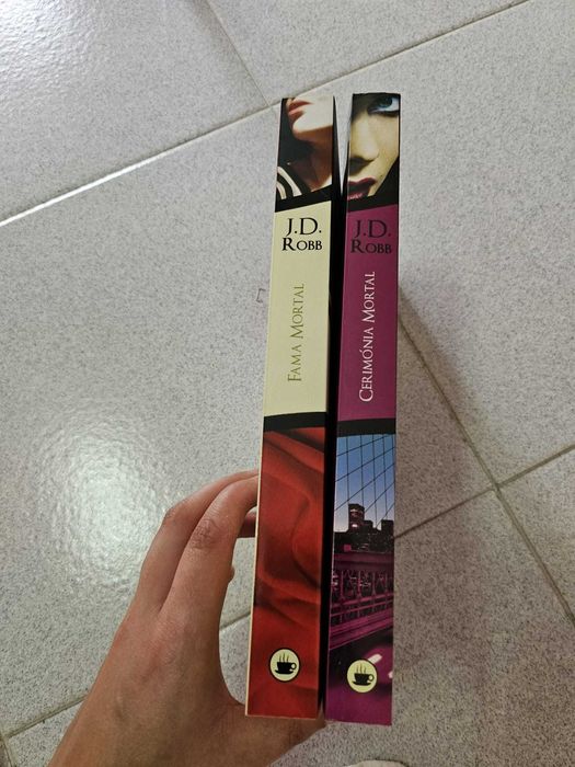 Livros de J. D. Robb (portes grátis)