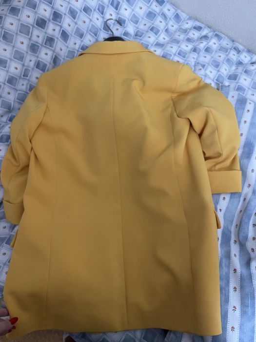 Blazer amarelo- Zara