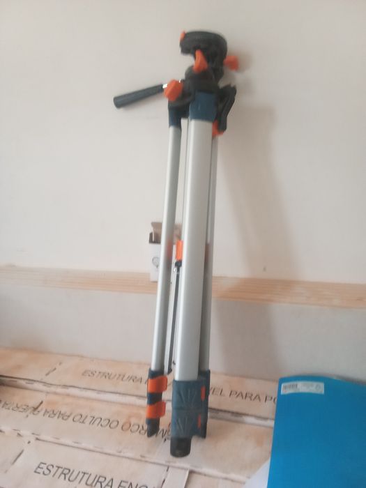 Tripé Dexter como novo