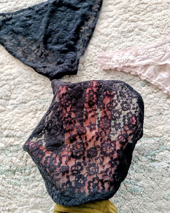 Трусики стринги и простые -кружевные, ажурные. Цена 3 шт-250 грн