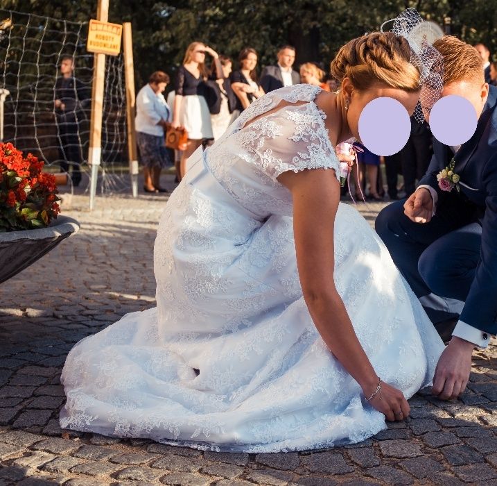Koronkowa suknia ślubna, kolor biały, rozmiar 38