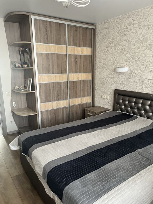 Продам 2-кімнатну квартиру з кладовою, на Масанах