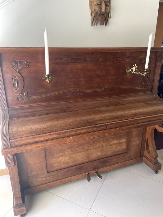 Piano vertical Julius Kreutzbach
