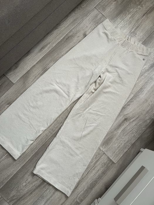 Штани кльош від бідра