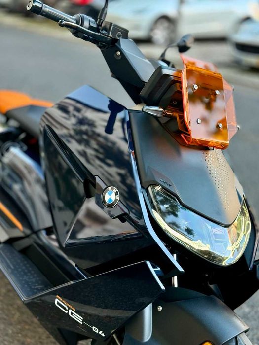 Scooter electrica BMW CE 04 — Apenas 540km