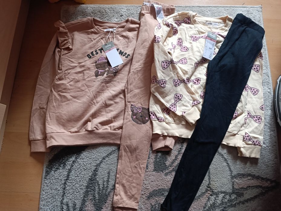 Dwa nowe komplety dresowe dla dziewczynki Sinsay 134